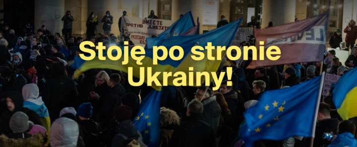Stoję solidarnie z Ukrainą, grafika, zdjęcie w tle z protestu. Stoję solidarnie z Ukrainą, grafika, zdjęcie w tle z protestu.
