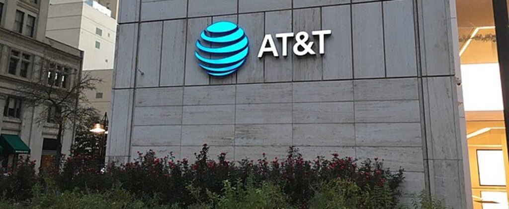 Tell AT&T: Do not extend your contract with ICE! | MoveOn